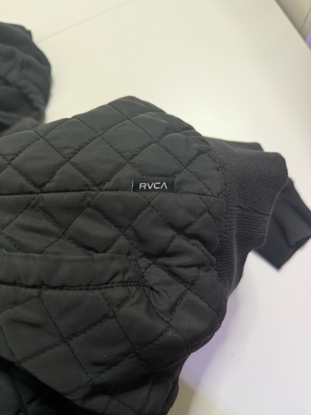 RVCA Puffer-Style Jacket - Picture 2 of 4